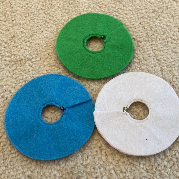 Three felt wine glass identifiers. Christmas theme. - Picture 5 of 5